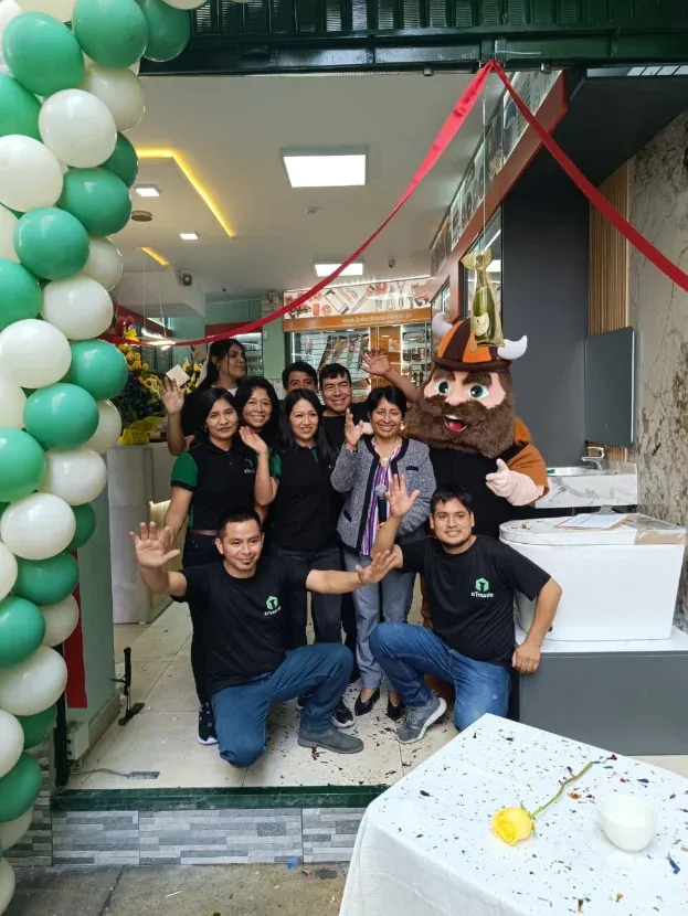 Tienda principal en Av. Óscar R. Benavides, 2024